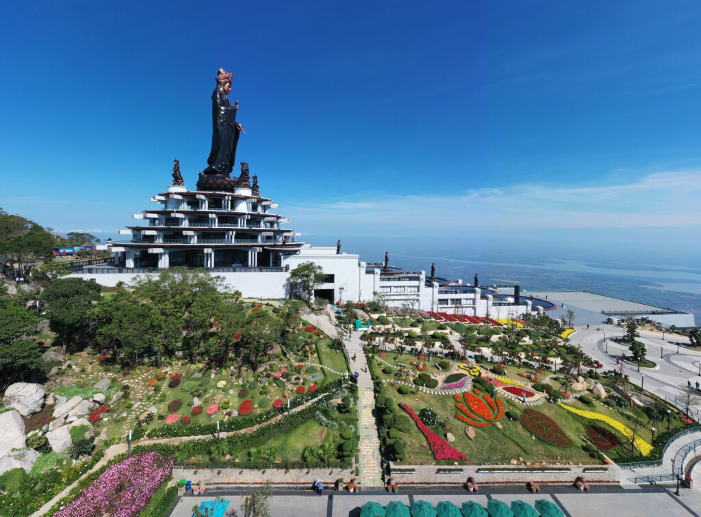 Núi Bà Đen: Viên Ngọc Của Miền Nam Việt Nam