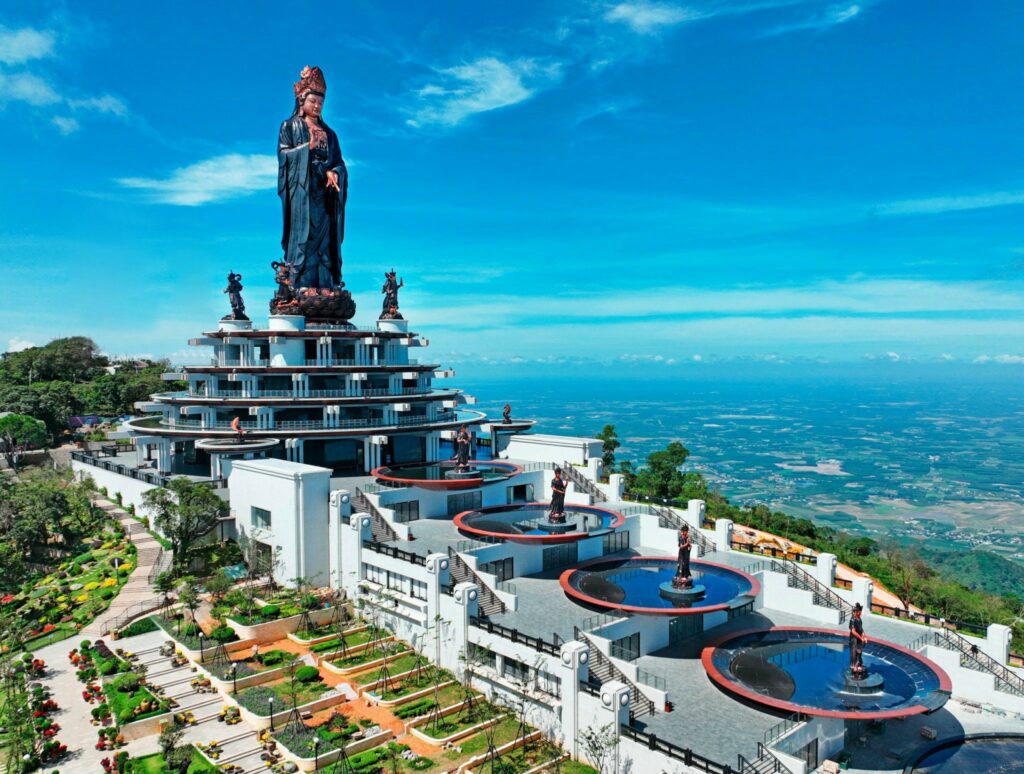 Núi Bà Đen: Viên Ngọc Của Miền Nam Việt Nam